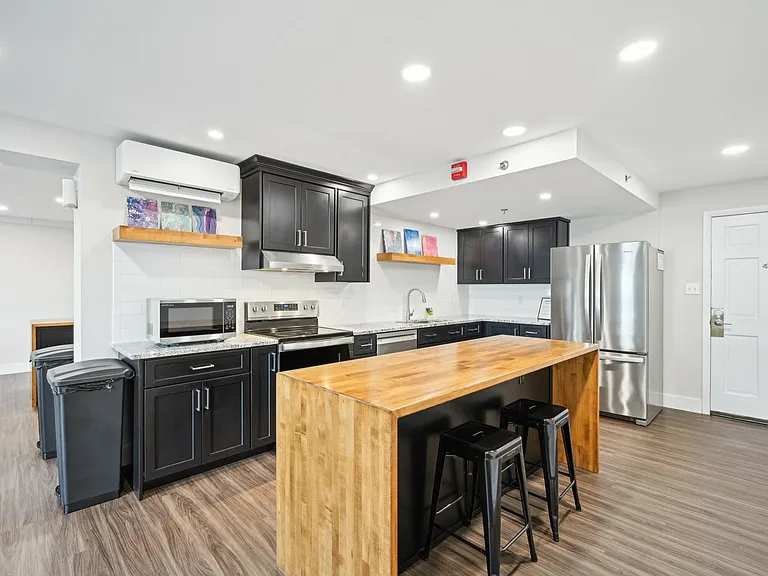 Building 1000 - Shared Kitchen & Common Area