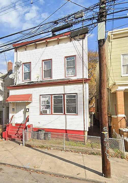 2nd image of 42 McAdoo Ave
