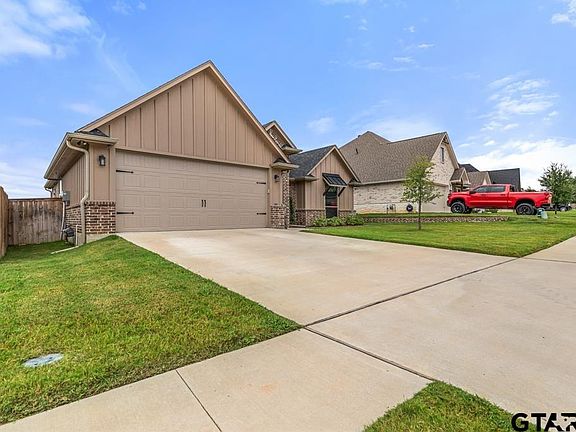 3rd image of 7289 Rolling Acres Pl