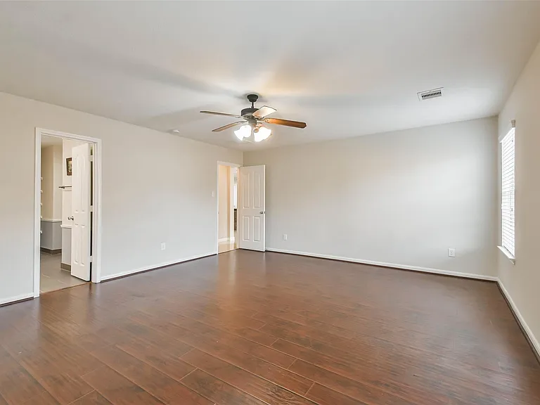 7718 Shavano Ln — Photo 15