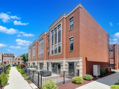 2253 W Coulter St APT 4, Chicago, IL, 60608