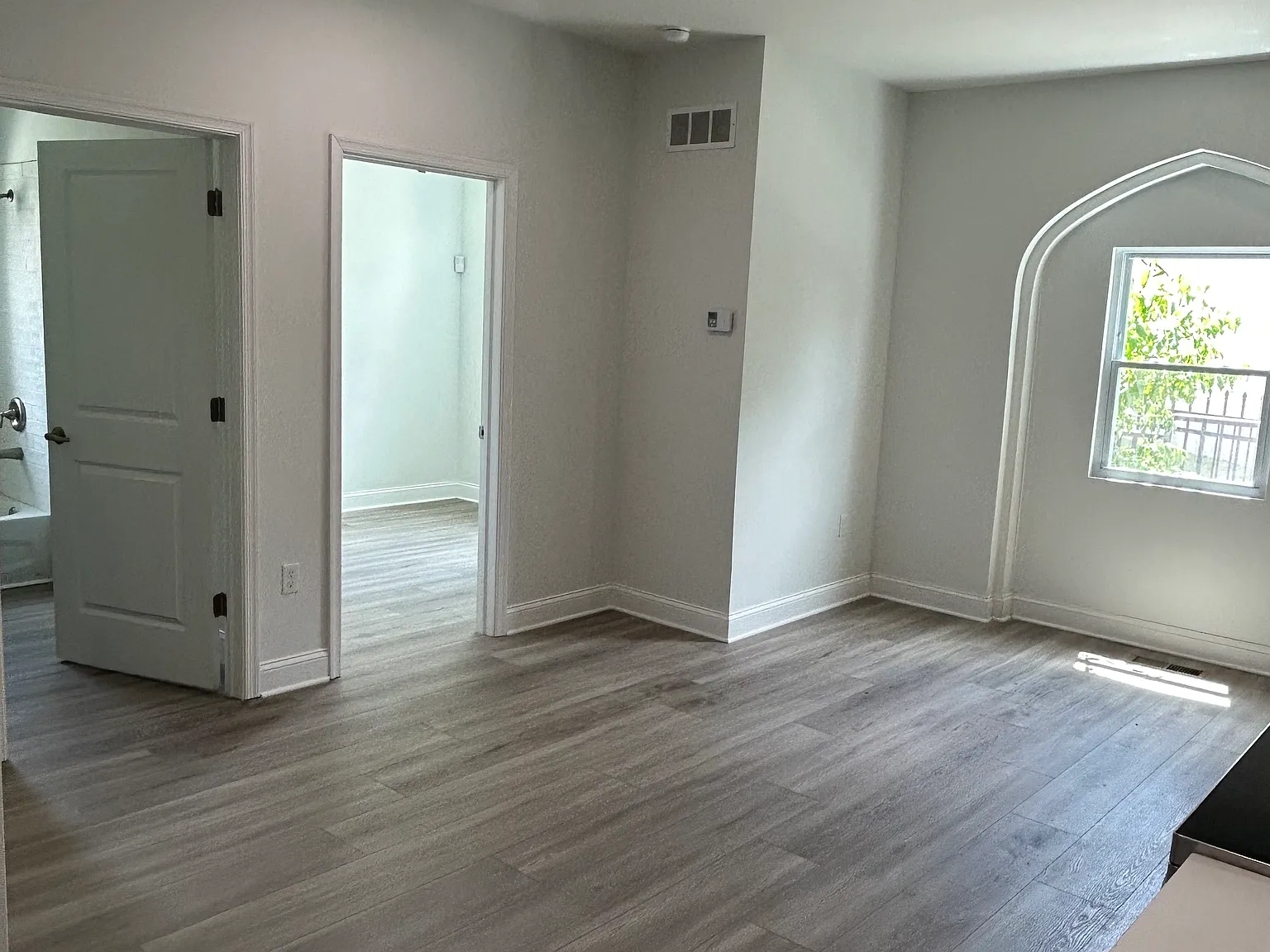 1 bed, $1,200 — Photo 2