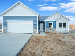 6037 Sturgeon Run, Muskegon, MI 49444
