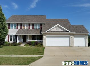 7415 Prairie Hawk Dr SW, Cedar Rapids, IA 52404