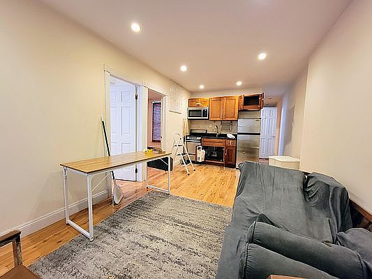 2nd image of 22 E 105th St #1X