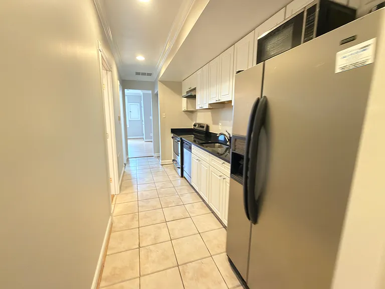 1246 Queen St NE #2 — Photo 16