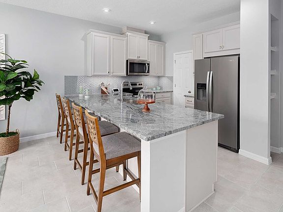 MODEL PHOTOGRAPHY - Kitchen