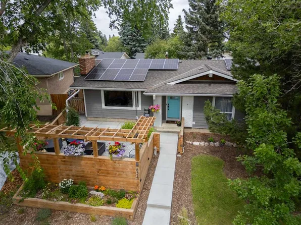 824 S Cannell Rd SW, Calgary, AB T2W 1T4