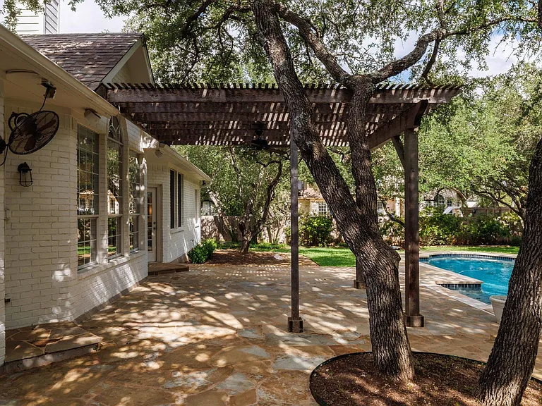 5512 Ballenton Ln — Photo 32