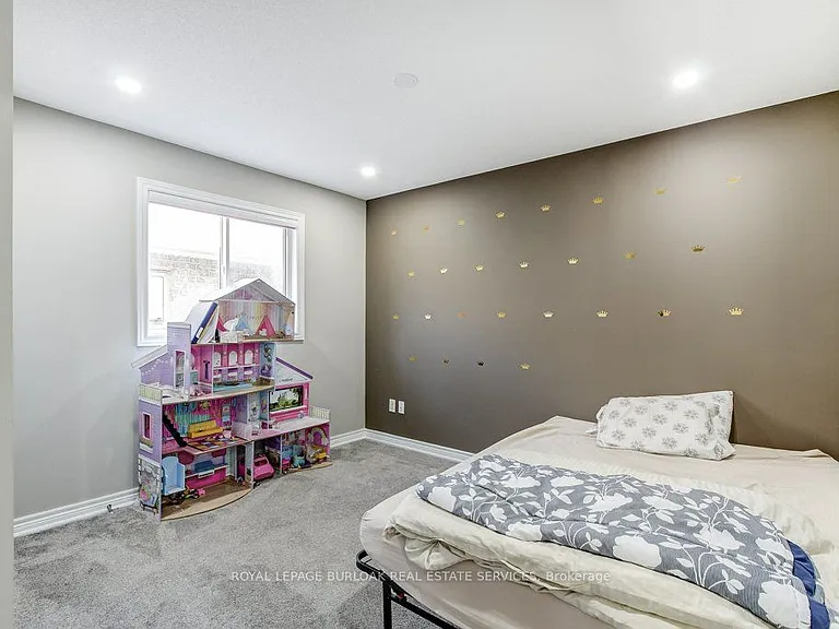 182 Fair St — Photo 26