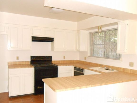 4th image of 3108 Sea Breeze Dr