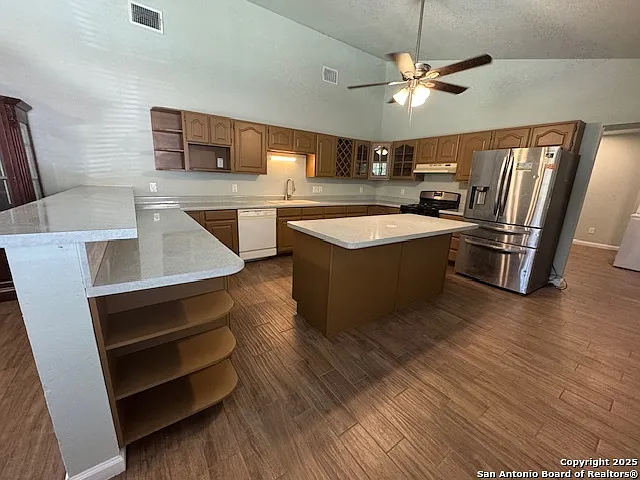1067 Rayburn Dr — Photo 3