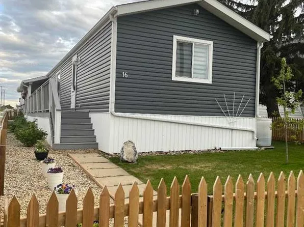 16 E Main St, Edberg, AB T0B 1J0
