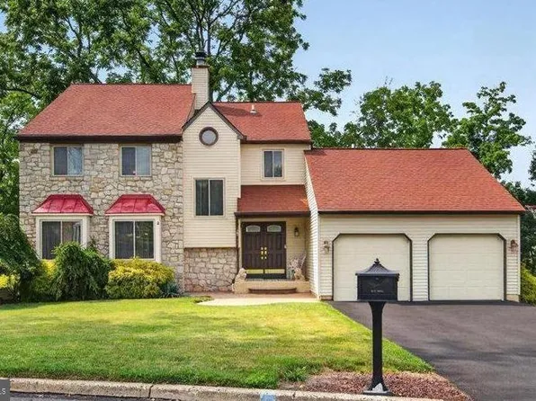 17 Seedling Dr, Holland, PA 18966