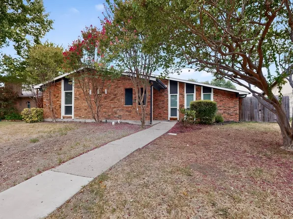 2105 Victoria Rd, Carrollton, TX 75007