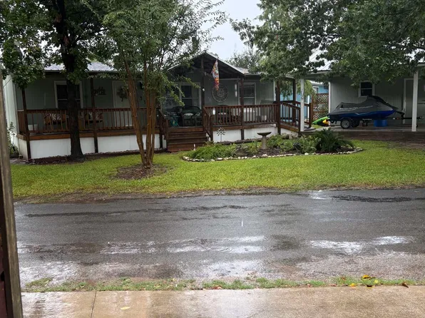631 CR136B, Kingsland, TX 78639