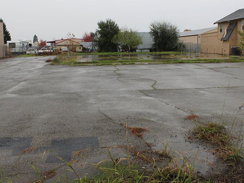 1st image of 3420 Industrial Dr