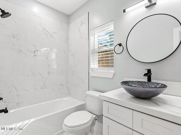 406 E Cochran Ave — Photo 11