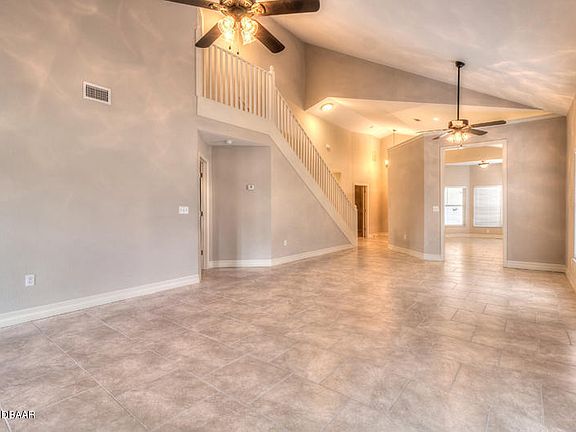 3rd image of 556 Crooked Stick Dr