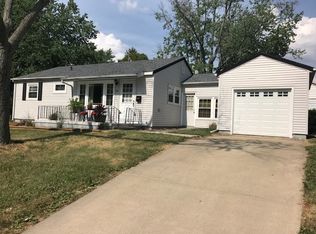 12 Crestview Dr, Decatur, IL 62521