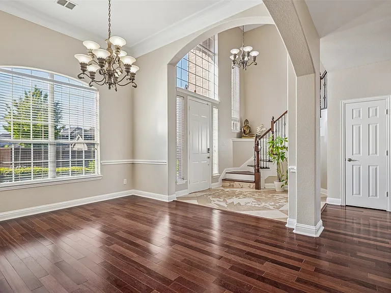 8812 Bluffcreek Ln — Photo 17