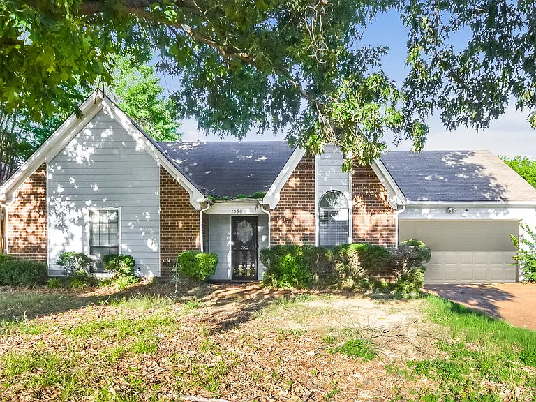 2590 Laurelcrest Dr — Photo 1