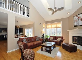 W164N5305 Creekwood Xing, Menomonee Falls, WI 53051