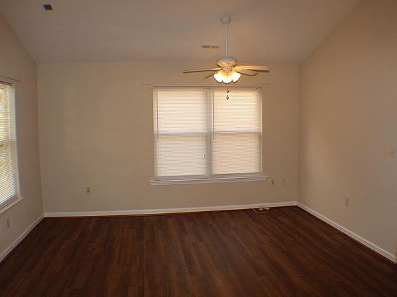 5th image of 712 Elm Ave SE