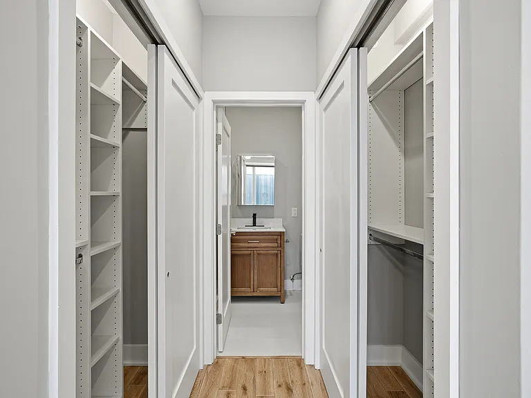 Veranda Apartments — Photo 11