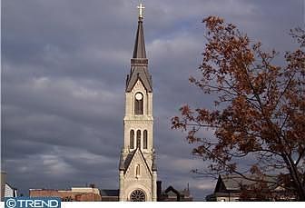 5th image of 530 W Girard Ave
