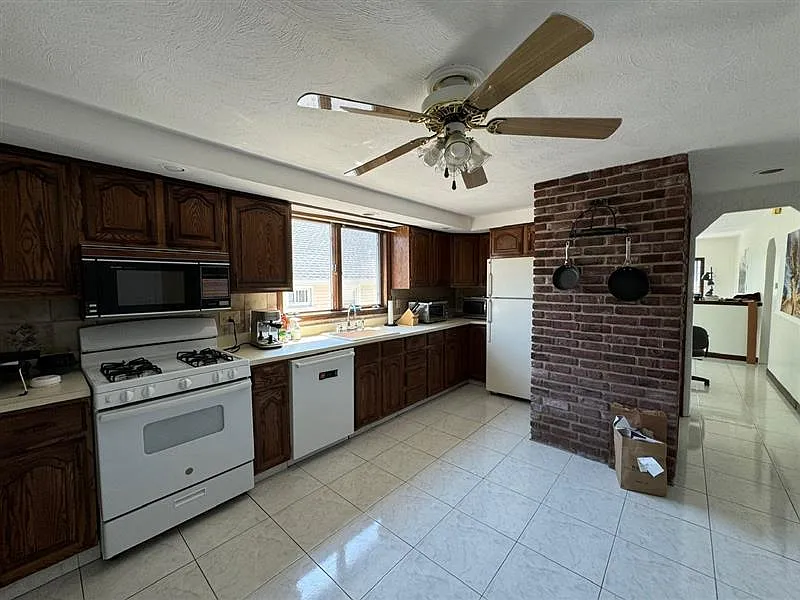 19 Mason St #1