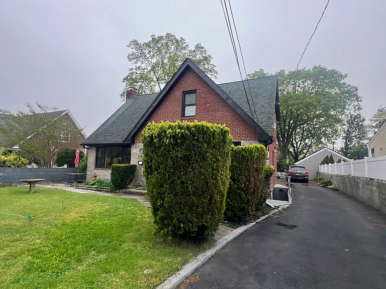 186 Wilson Ave — Photo 13