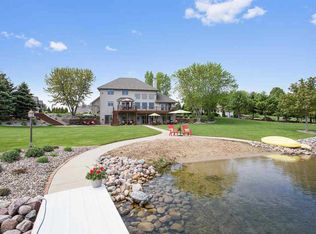 1122 Bay Mist Ct, Suamico, WI 54173