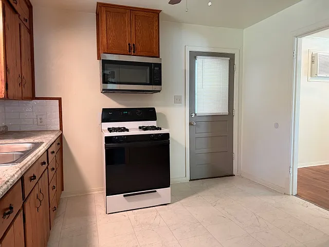 605 Omega St — Photo 10