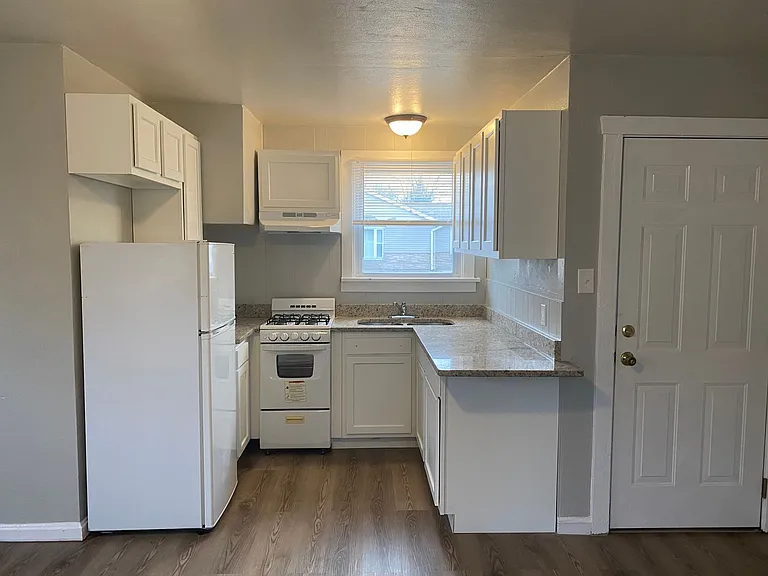 1013 W Church St — Photo 7