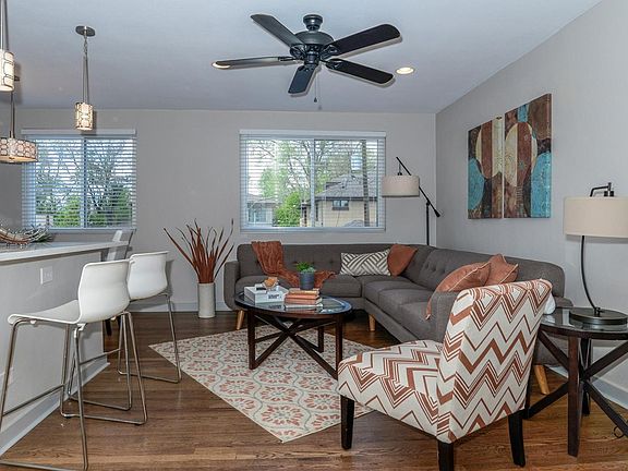 3rd image of 525 N Jackson St APT 306