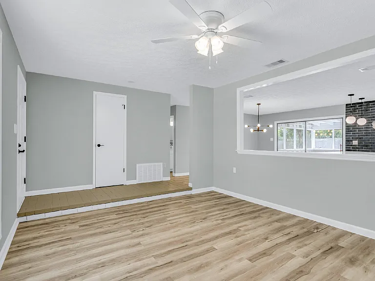 13 Oxford Ct — Photo 5
