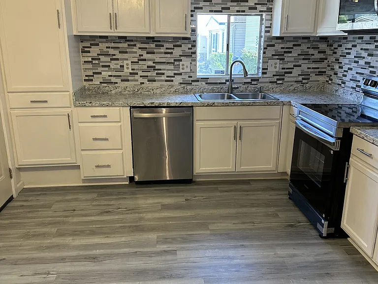 3045 Holiday Ln — Photo 3