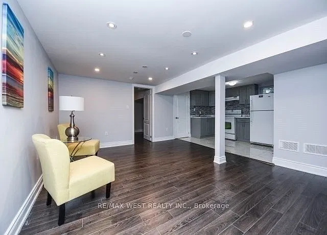 3 bed, $2,100 — Photo 2