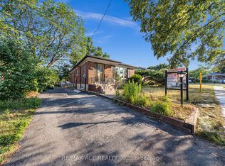 3 Hogan Dr, Toronto, ON M1G 2H1