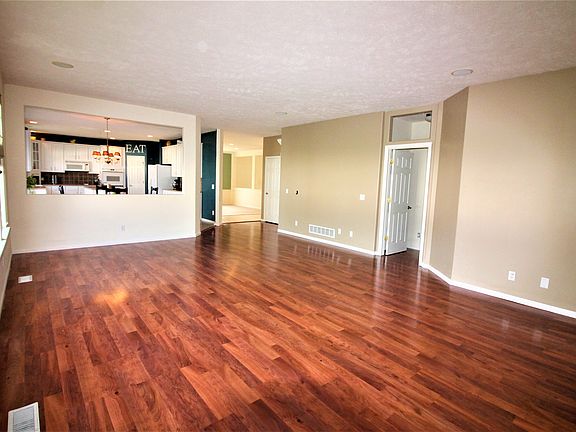 5th image of 2104 Sunburst Dr