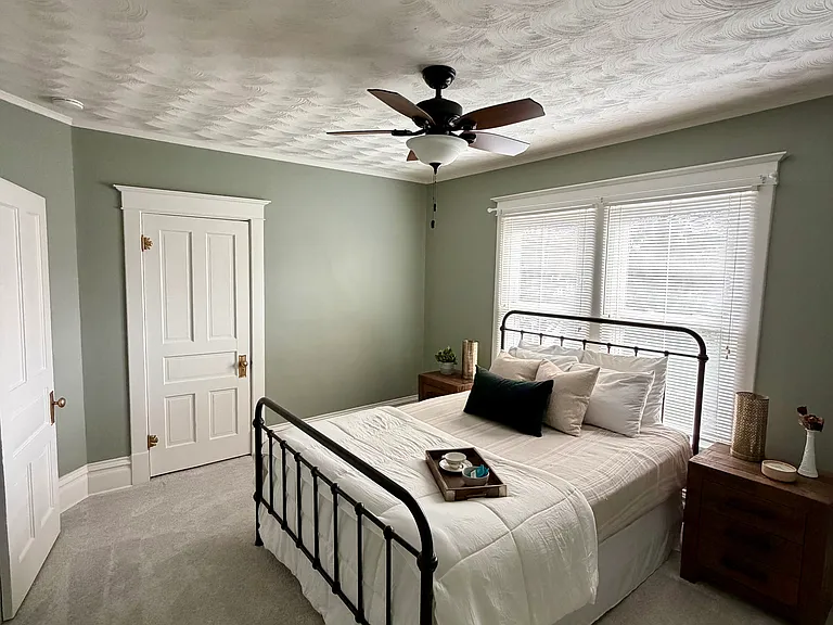 32 Hereford St #34 — Photo 11