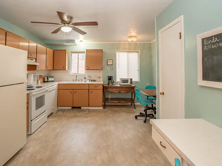 1755 Cromwell Dr — Photo 4