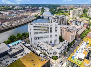 2301 Cherry St APT 3I, Philadelphia, PA 19103