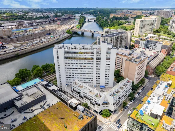 2301 Cherry St APT 3I, Philadelphia, PA 19103