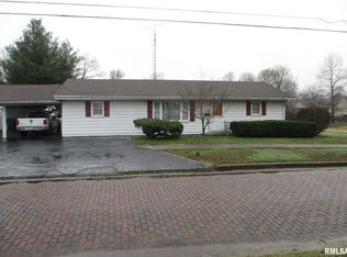 302 S Thomas St, Christopher, IL 62822