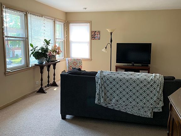 3rd image of 3310 W Columbia Ave #1