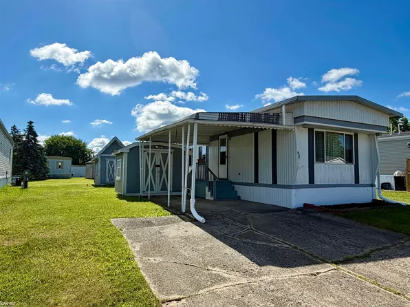 68 Clydesdale St, Mount Morris, MI 48458