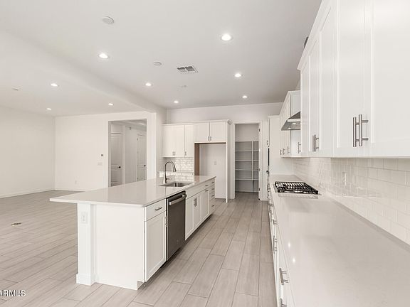 3rd image of 15832 W DESERT HOLLOW Drive