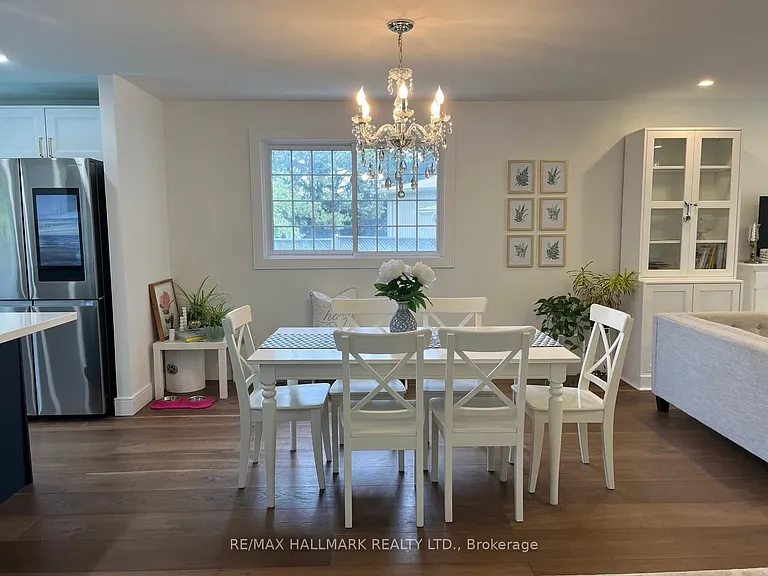 6089 Starfield Cres — Photo 9